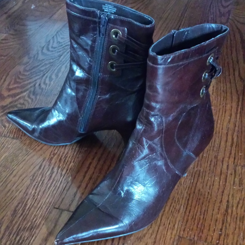 Classic NINE WEST "Bootie"